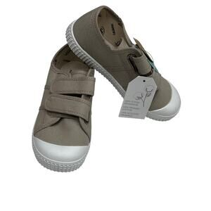 NIB Victoria 31EU (13-13.5) Double Velcro Sneaker